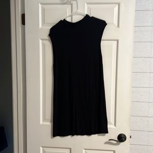 Black basic dress